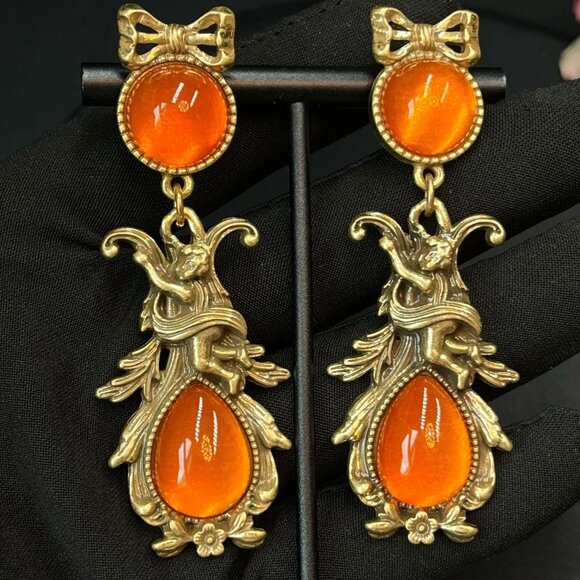 Vintage Trifari Metal Angel Orange Carnelian Earrings - Picture 1 of 2